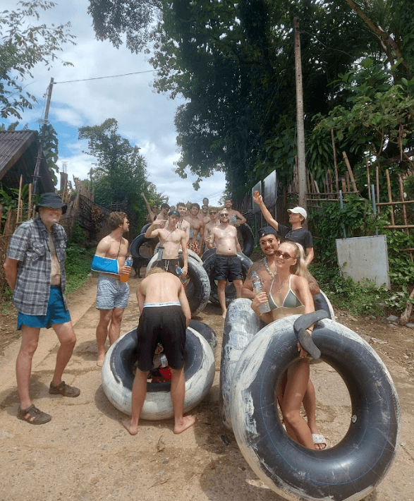 Vang Vieng Tipsy Tubing! — photo 4