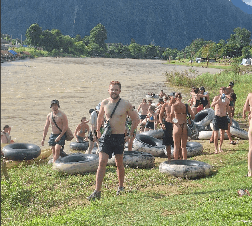 Vang Vieng Tipsy Tubing! — photo 5