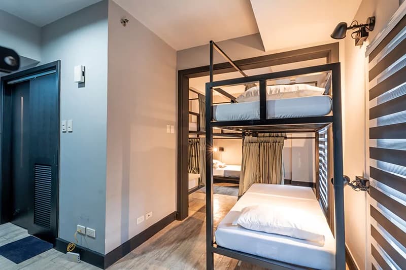 Standard 6-Bed Dorm